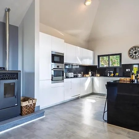 Passaras - Countryside Retreat In West Of Island בית נופש *